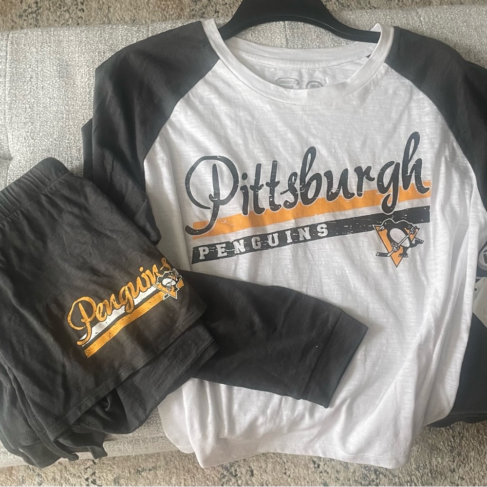 Pittsburgh Penguins Black and White Pajamas Cozy Sleepwear